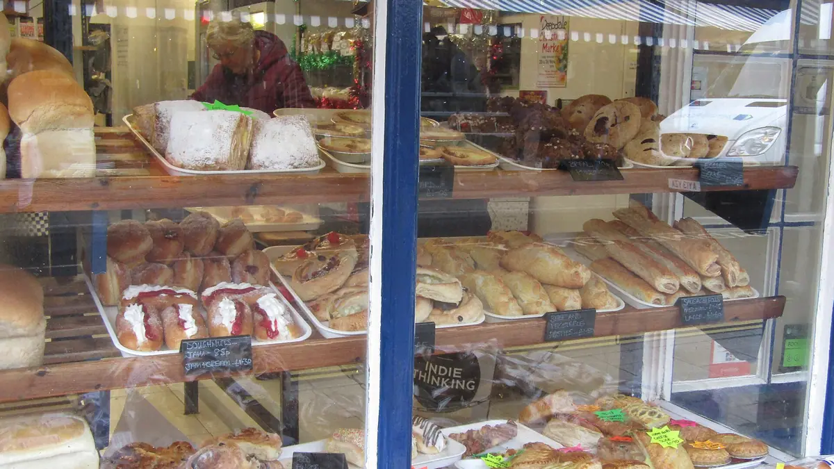 Bayne's – bakery in Glenrothes town centre